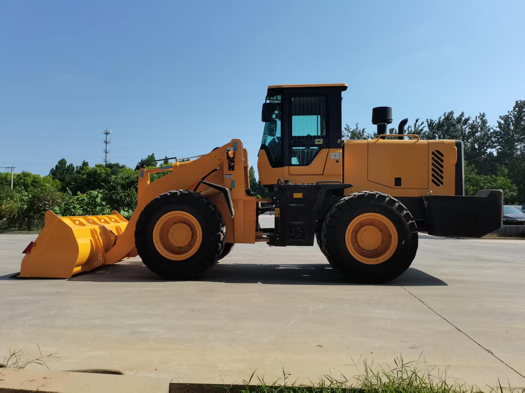 TANAN 945 2.5 Ton Wheel Loader (Yuchai 85kW, 35mm boom) — factory photo